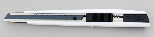 Cutter 9 mm black&amp;white NT MNCR-A1